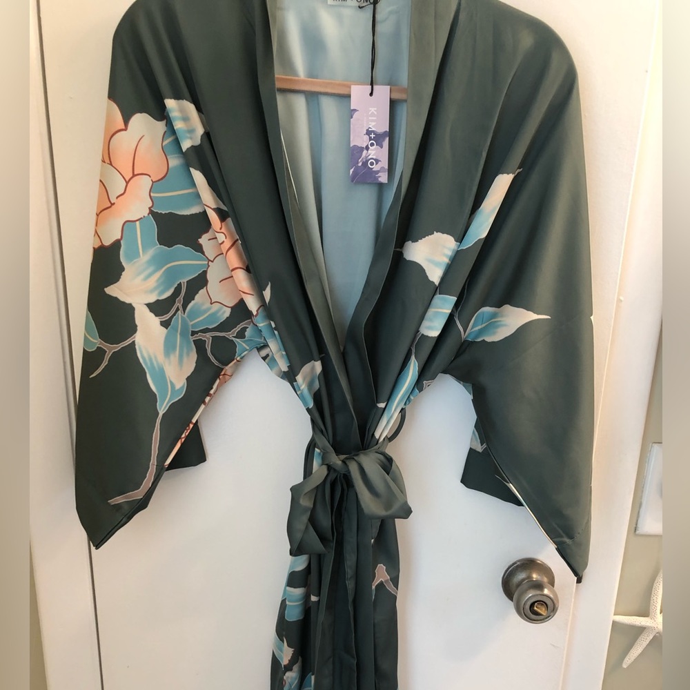 Kim + Ono bathrobe in green floral print . Brand new with tags giftable item!